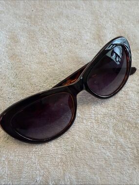 Betsey Johnson Classic Women's Cat-Eye Sunglasses in Tortoiseshell